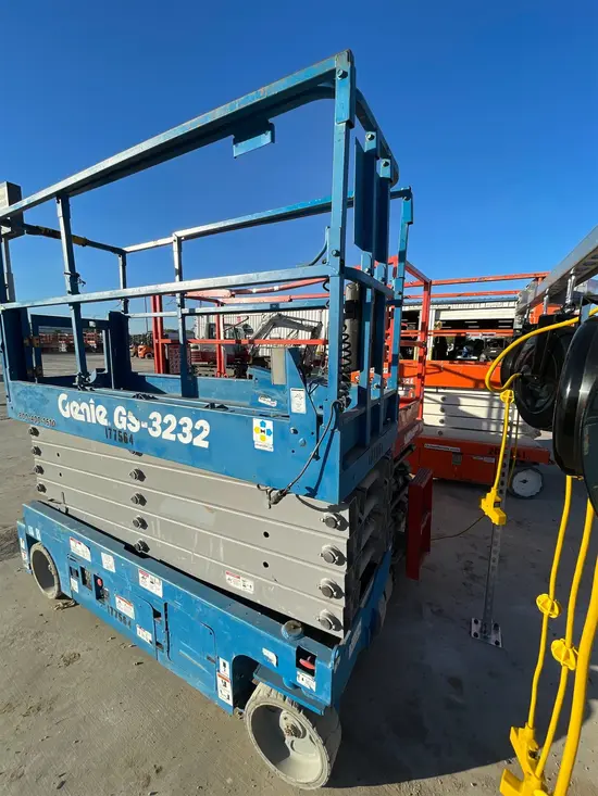 2016 Genie GS-3232 Scissor Lift