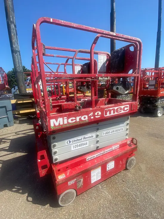 2019 MEC MICRO 19 Scissor Lift
