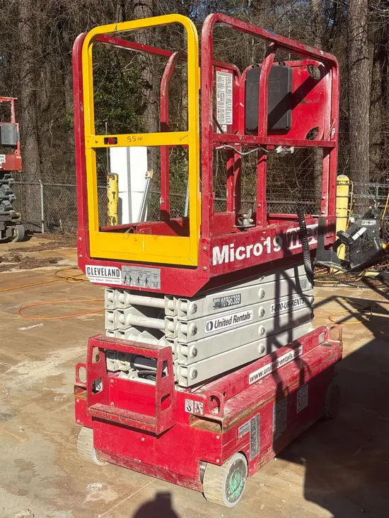 2018 MEC MICRO 19 Scissor Lift