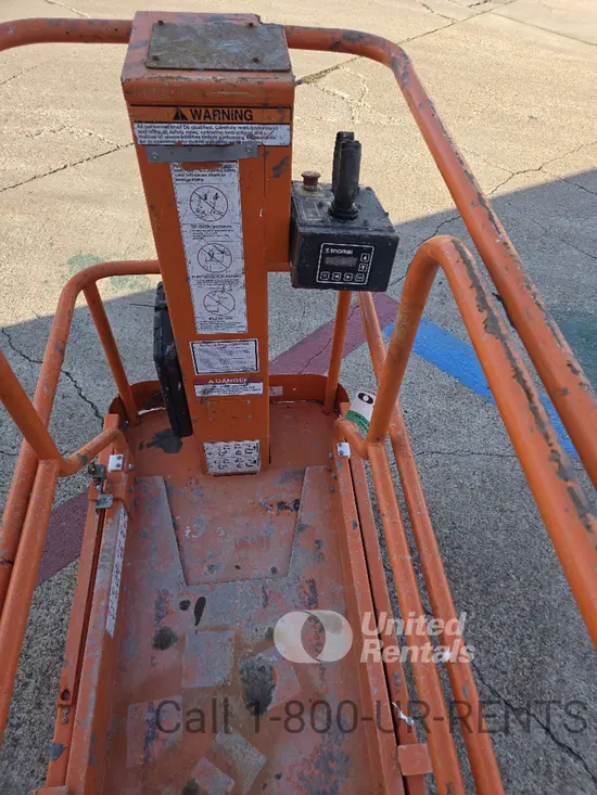 2018 Snorkel TM12 Self-Propelled One-Person Lift