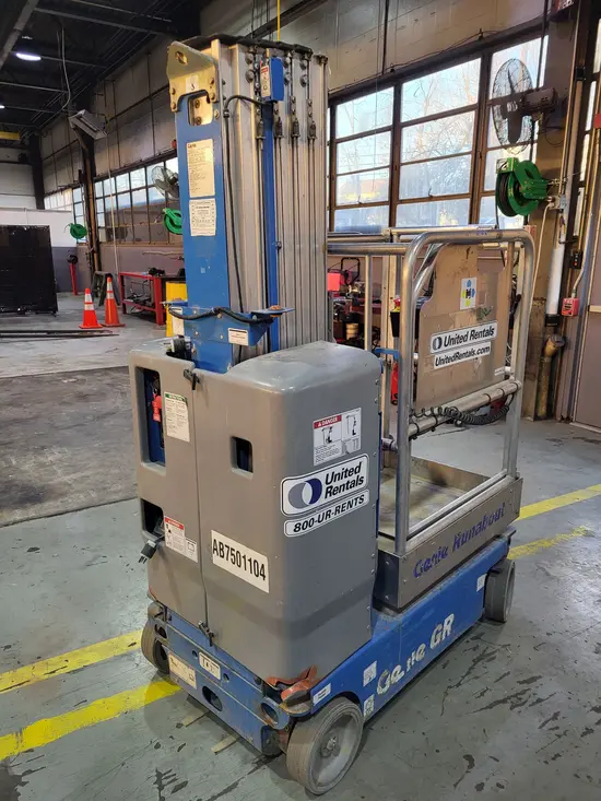2017 Genie GR-20 Self-Propelled One-Person Lift