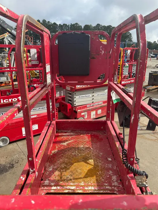 2018 MEC MICRO 19 Scissor Lift