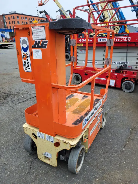 2016 JLG 1230ES Self-Propelled One-Person Lift