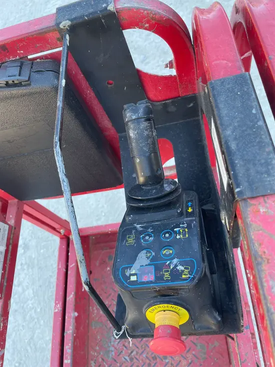 2018 MEC MICRO 19 Scissor Lift