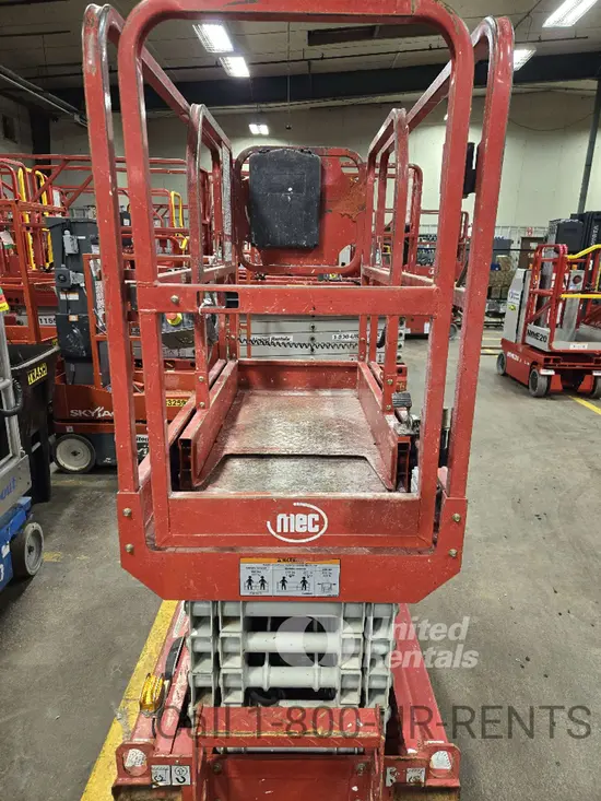 2019 MEC MICRO 19 Scissor Lift