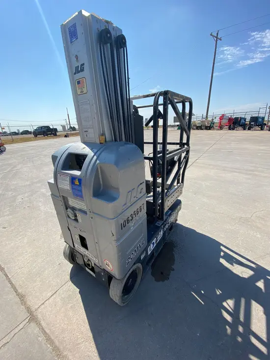 2017 JLG 20MVL Self-Propelled One-Person Lift
