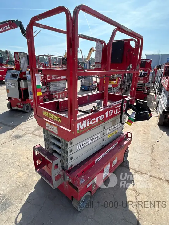 2019 MEC MICRO 19 Scissor Lift