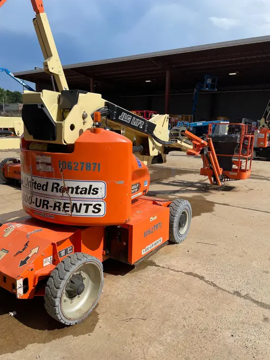 2017 JLG E400AJPN Articulating Boom Lift