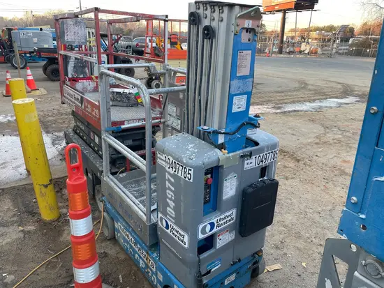 2016 Genie GR-20 Self-Propelled One-Person Lift