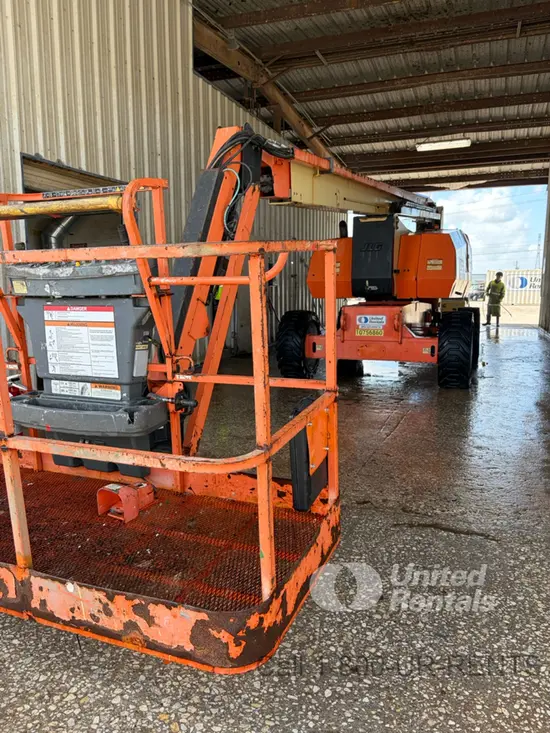 2018 JLG 800AJ Articulating Boom Lift