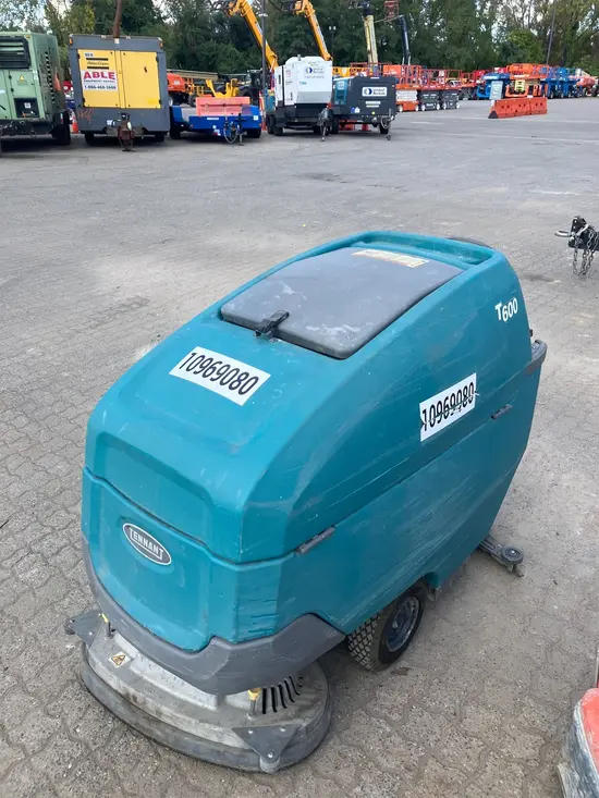 2019 Tennant T600-28 Scrubber