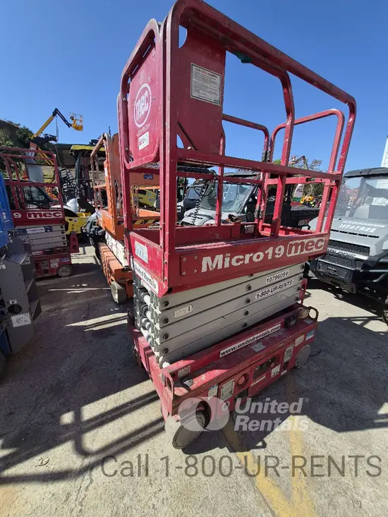 2018 MEC MICRO 19 Scissor Lift
