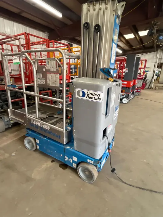 2019 Genie GR-20 Self-Propelled One-Person Lift