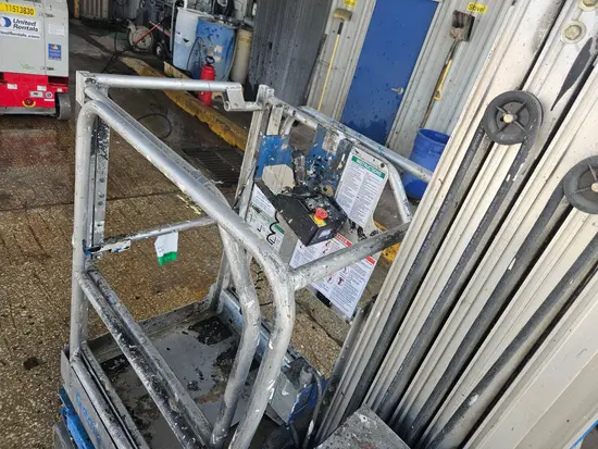 2016 Genie GR-20 Self-Propelled One-Person Lift