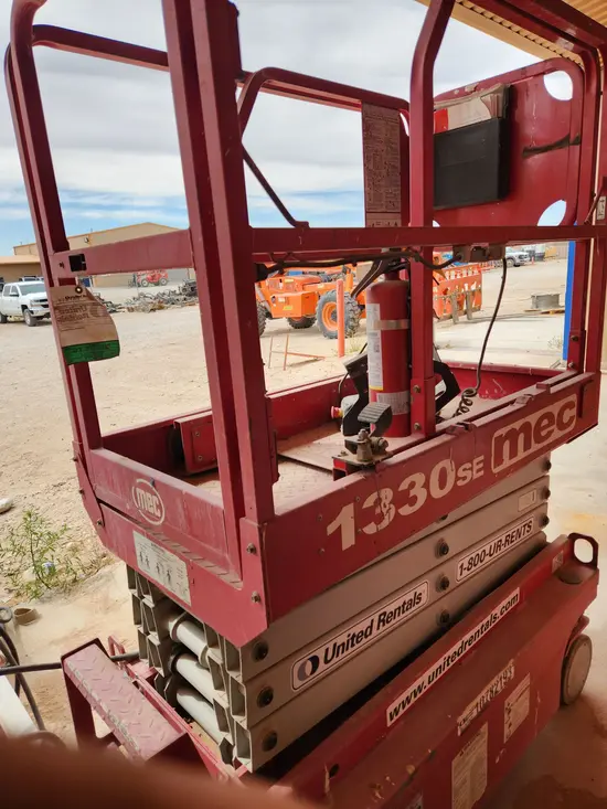 2018 MEC 1330SE Scissor Lift