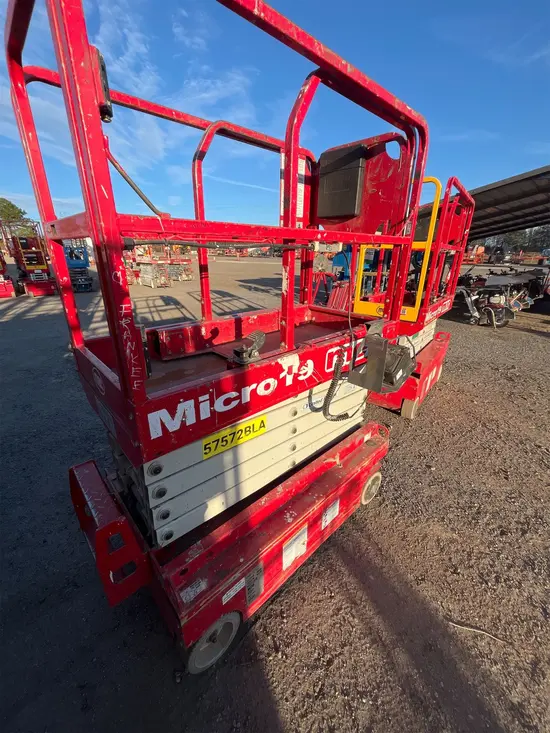 2018 MEC MICRO 19 Scissor Lift