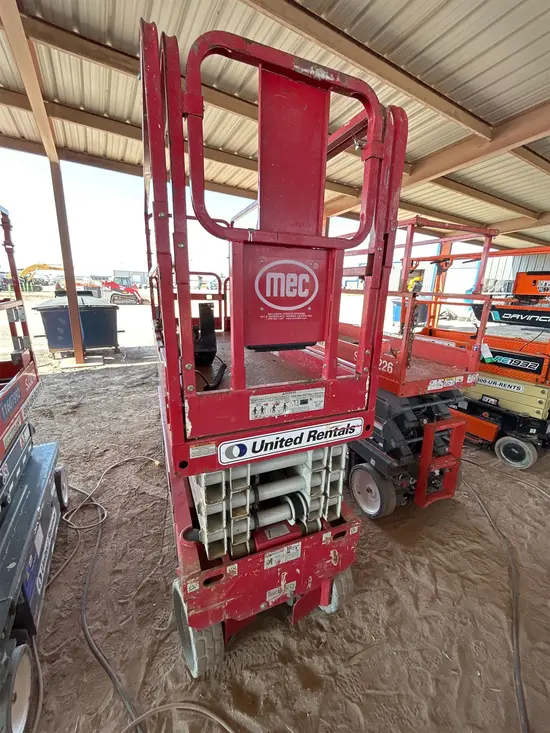 2019 MEC 2632SE Scissor Lift