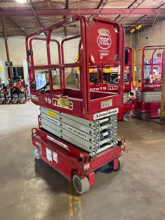 2019 MEC MICRO 19 Scissor Lift