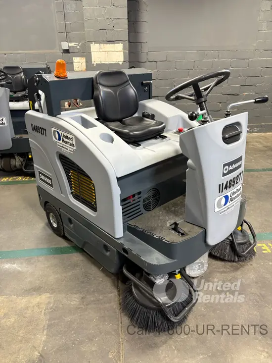 2022 Clarke SW4000 49 Sweeper