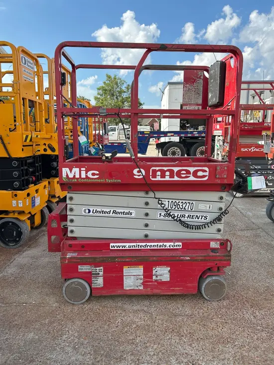 2019 MEC MICRO 19 Scissor Lift