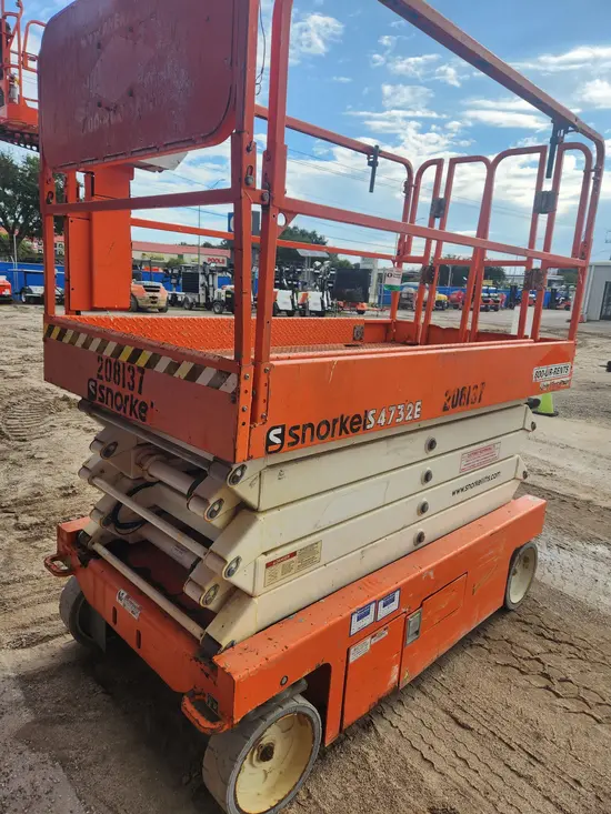 2018 Snorkel S4732E Scissor Lift