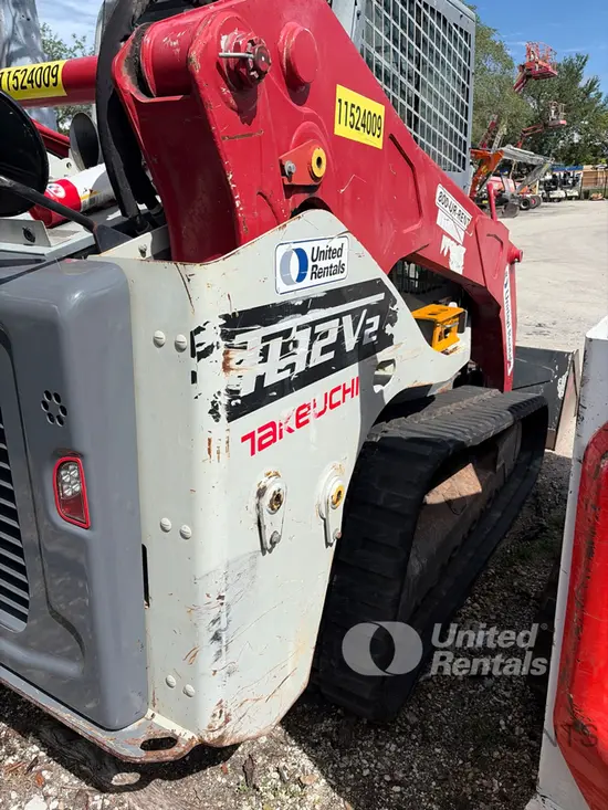 2022 Takeuchi TL12V2-CR Track Loader