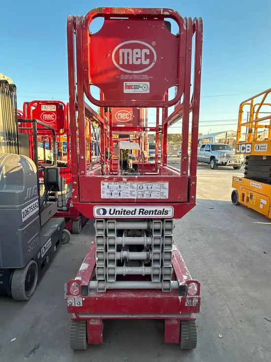 2019 MEC MICRO 19 Scissor Lift