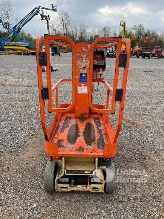 2019 JLG 1230ES Self-Propelled One-Person Lift
