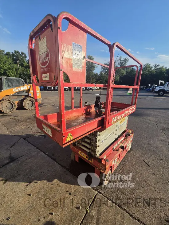 2019 MEC MICRO 19 Scissor Lift