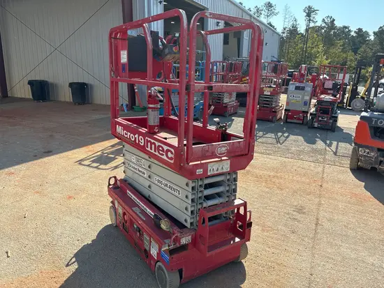 2019 MEC MICRO 19 Scissor Lift