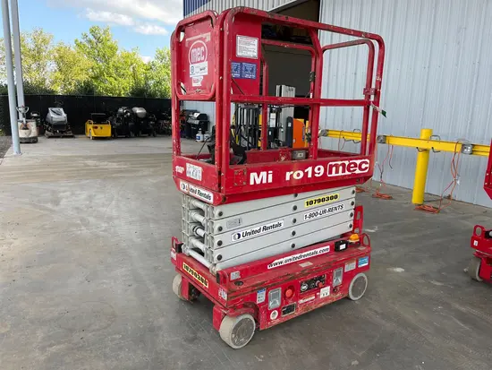 2018 MEC MICRO 19 Scissor Lift
