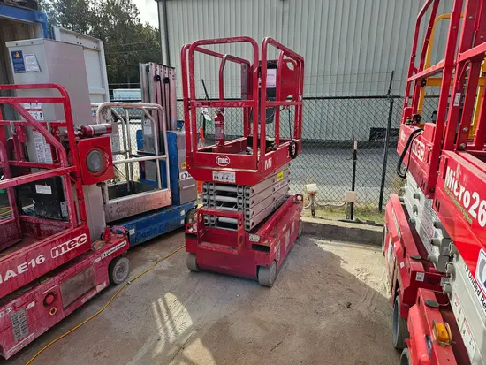 2018 MEC MICRO 19 Scissor Lift
