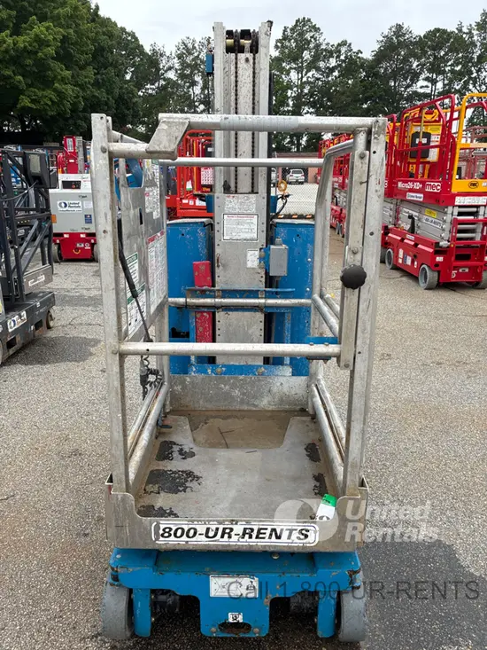 2018 Genie GR-20 Self-Propelled One-Person Lift