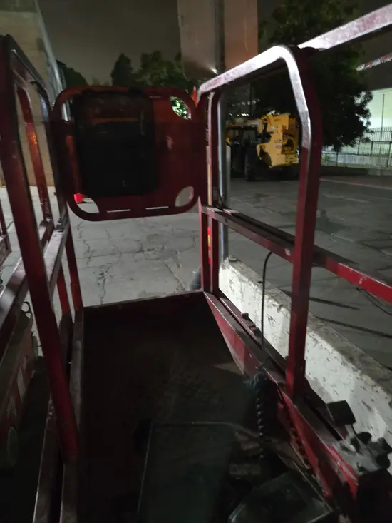 2019 MEC MICRO 19 Scissor Lift