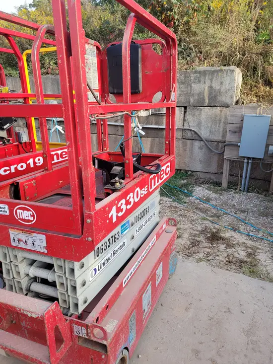 2017 MEC 1330SE Scissor Lift