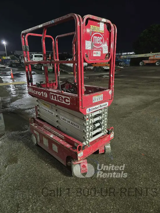 2018 MEC MICRO 19 Scissor Lift