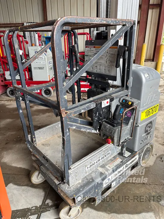 2017 JLG 20MVL Self-Propelled One-Person Lift