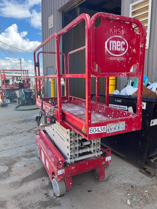 2018 MEC MICRO 19 Scissor Lift
