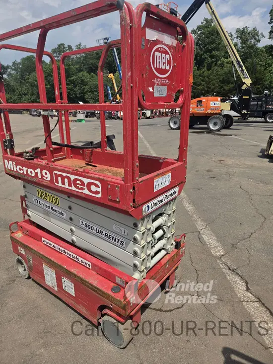 2019 MEC MICRO 19 Scissor Lift
