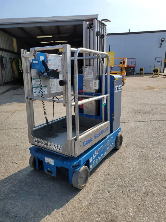 2018 Genie GR-20 Self-Propelled One-Person Lift