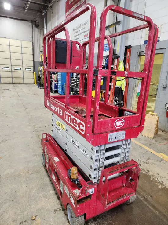 2018 MEC MICRO 19 Scissor Lift