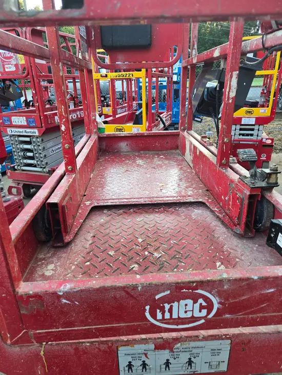 2019 MEC MICRO 19 Scissor Lift
