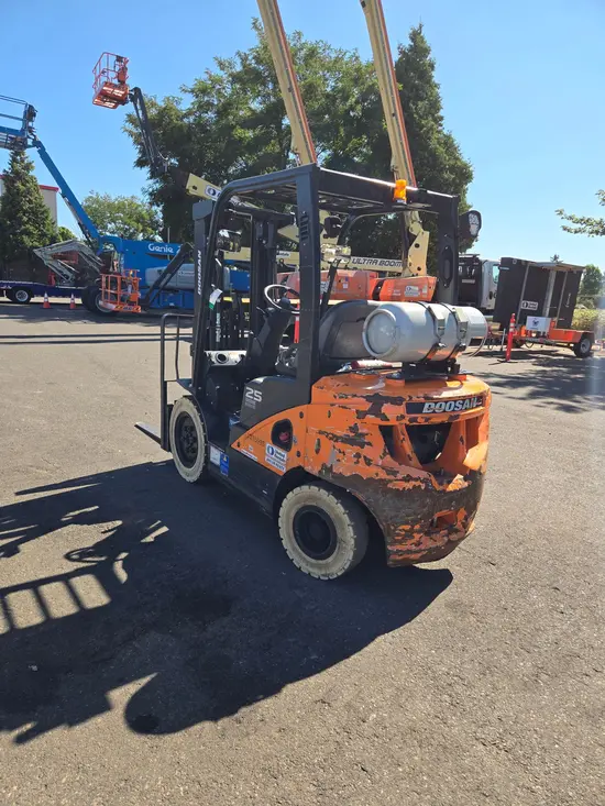 2021 Doosan G25N-7DF Warehouse Forklift