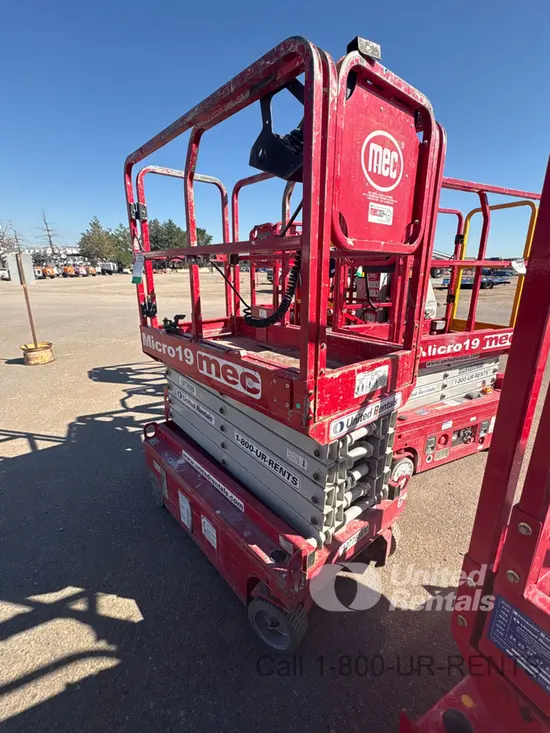 2018 MEC MICRO 19 Scissor Lift