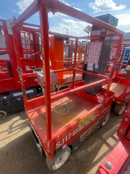 2018 Skyjack SJ12 Self-Propelled One-Person Lift
