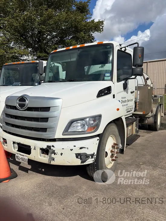 2019 HINO 268DCD4X2