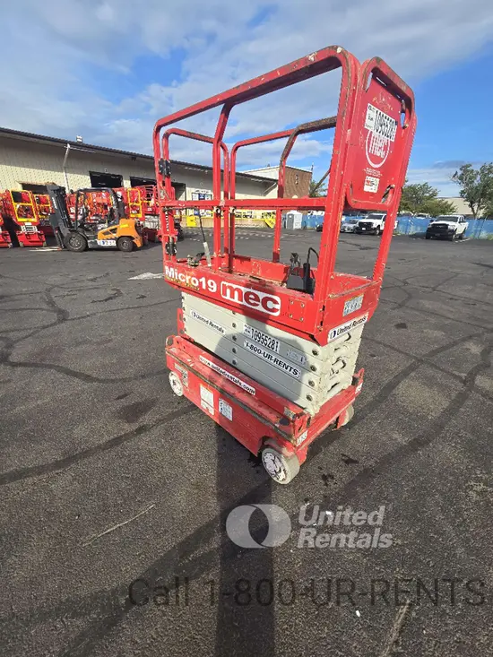 2019 MEC MICRO 19 Scissor Lift