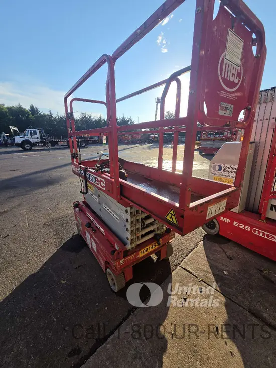 2019 MEC MICRO 19 Scissor Lift