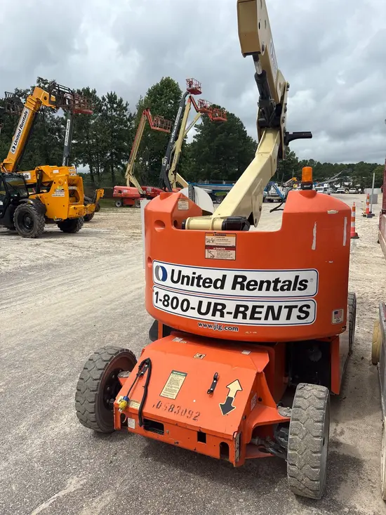 2017 JLG E400AJPN Articulating Boom Lift