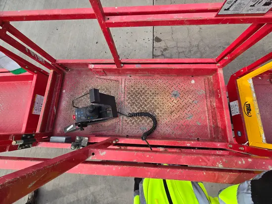2018 MEC MICRO 19 Scissor Lift
